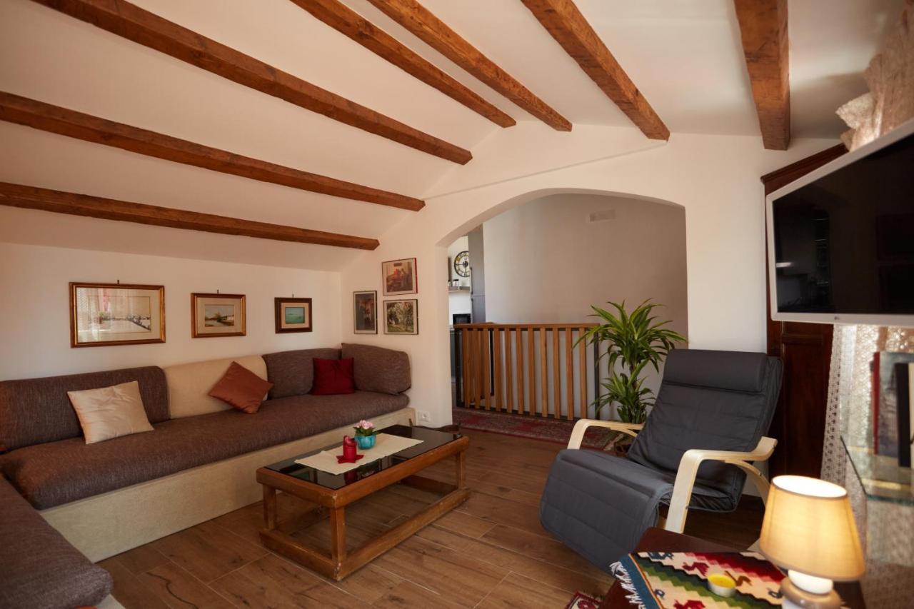 Apartament Acqua - Attico Con Terrazza