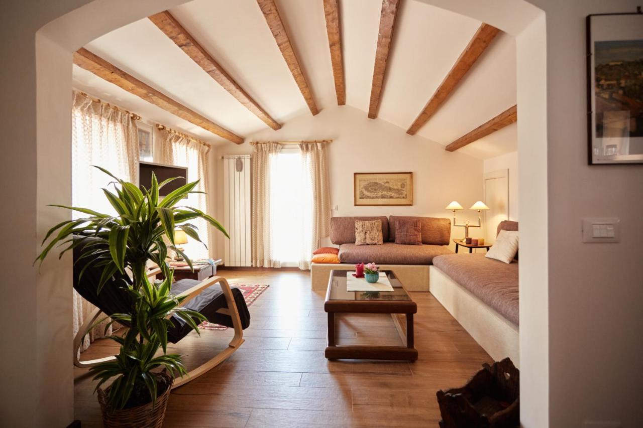 Apartament Acqua - Attico Con Terrazza